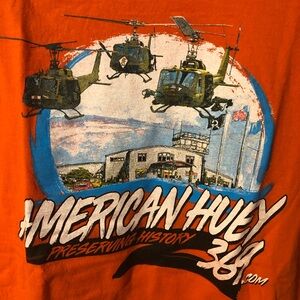 Gildan Orange American Huey 369 American Huey Museum T-shirt Sz. XL